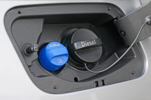 Dung dịch Adblue nên đổ bình chứa riêng, tránh đổ lẫn vào bình nhiên liệu Diesel
