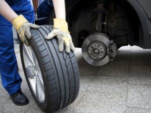 Bảo dưỡng lốp định kỳ giúp phương tiện vận hành an toàn và tiết kiệm nhiên liệu hiệu quả